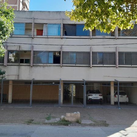 Oteiza Alojamiento Temporario En Resistencia A 150 Mts Peatonal Kültér fotó